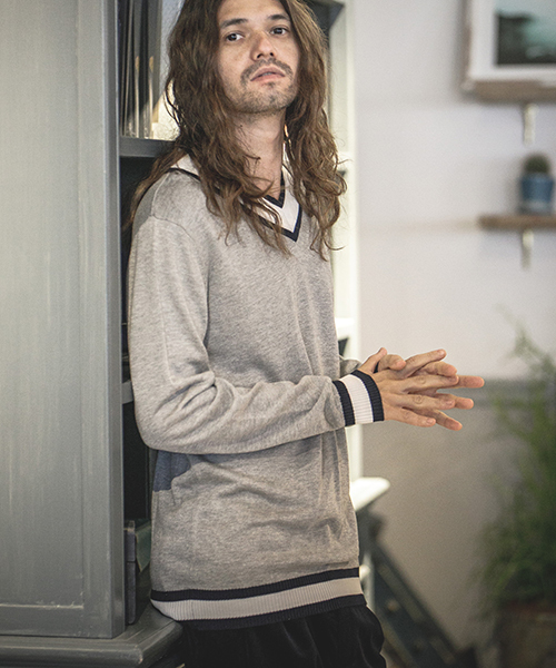 CAMBIO（カンビオ）の「mn1785 - Vネックチルデンニット（ニット/セーター・メンズ・ブラック/グレー/ネイビー・S/M/L）」の2枚目の写真