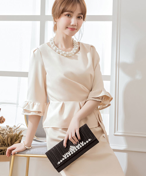 DRESS STAR(ドレス スター)の「ビジューラディアルサテンクラッチバッグ(クラッチバッグ・レディース・ブラック/ベージュ/シルバー・フリー)」の8枚目の写真