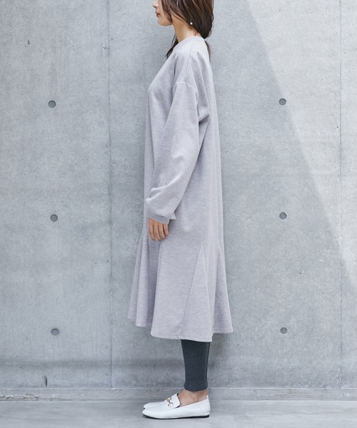 Chaco closet(チャコ クローゼット)の「スウェット フレア マーメイドフレアロングワンピース(ワンピース・レディース・ブラック/ネイビー/カーキ/杢グレー/ベージュ/オフホワイト/モカ/テラコッタ・FREE)」の12枚目の写真