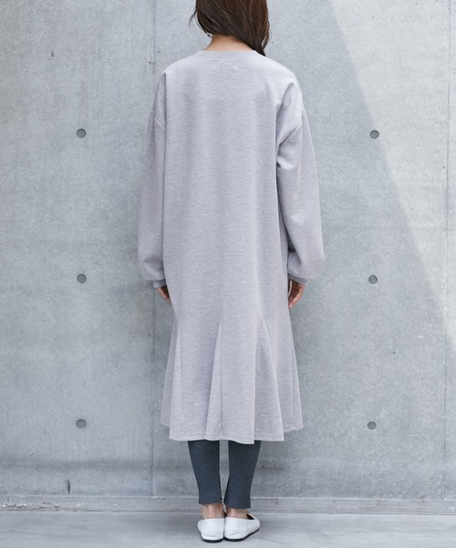 Chaco closet(チャコ クローゼット)の「スウェット フレア マーメイドフレアロングワンピース(ワンピース・レディース・ブラック/ネイビー/カーキ/杢グレー/ベージュ/オフホワイト/モカ/テラコッタ・FREE)」の11枚目の写真