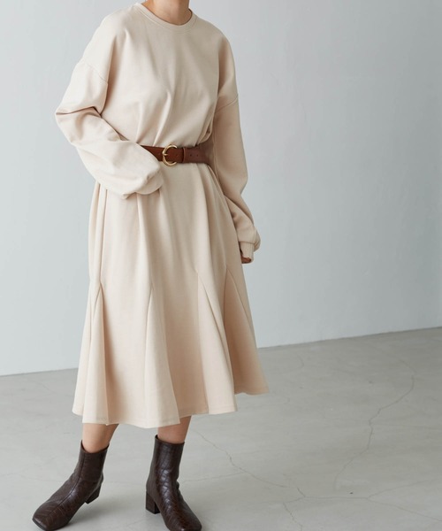 Chaco closet(チャコ クローゼット)の「スウェット フレア マーメイドフレアロングワンピース(ワンピース・レディース・ブラック/ネイビー/カーキ/杢グレー/ベージュ/オフホワイト/モカ/テラコッタ・FREE)」の18枚目の写真