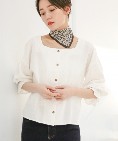 LOWRYS FARM（ローリーズファーム）の「スクエアブラウスLS　827711（シャツ/ブラウス・レディース・ベージュ/オフホワイト/ブラック・FREE）」の2枚目の写真