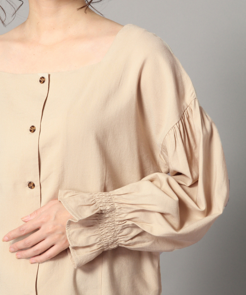 LOWRYS FARM（ローリーズファーム）の「スクエアブラウスLS　827711（シャツ/ブラウス・レディース・ベージュ/オフホワイト/ブラック・FREE）」の4枚目の写真