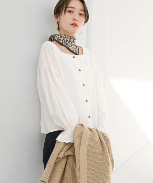 LOWRYS FARM（ローリーズファーム）の「スクエアブラウスLS　827711（シャツ/ブラウス・レディース・ベージュ/オフホワイト/ブラック・FREE）」の8枚目の写真