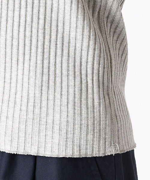 COMME CA ISM(コムサイズム)の「【一部店舗限定】 リブ タンクトップ ルームウエア(タンクトップ・レディース・グレー/アイボリー・LARGE/SMALL/MEDIUM)」の4枚目の写真