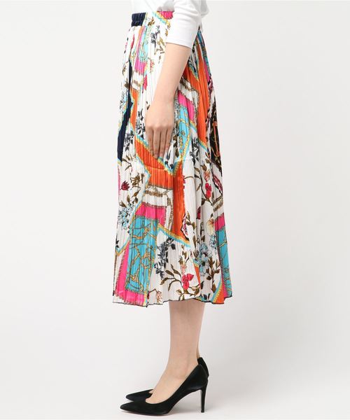 Libby&Rose（リビーアンドローズ）の「FLOWER SKARF