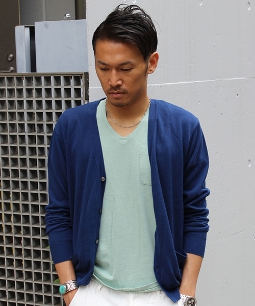 JOURNAL STANDARD relume(ジャーナルスタンダード レリューム)の「ガスコットンVネックカーディガン#(カーディガン/ボレロ・メンズ・ブラック/ネイビー/コバルトブルー・MEDIUM/SMALL/LARGE)」の3枚目の写真