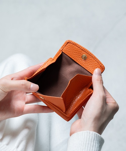 MURA(ムラ)の「イタリアン/フルグレイン シュリンク レザー スキミング防止 ミニ財布 三つ折り財布(財布・レディース・ブラック/グレー/イエロー/オレンジ/グリーン/イエロー系その他/ブラウン系その他/ピンク系その他2/ブルー系その他/グリーン系その他/ピンク系その他/ブルー系その他2・FREE)」の20枚目の写真