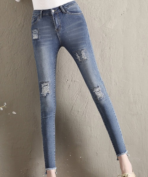 DAY CLOSET(デイ クローゼット)の「レディース シンプルダメージ加工スキニーデニムパンツ(デニムパンツ・レディース・ライトブルー/ブルー・S/M/L/2XL/XL/4XL/3XL)」の4枚目の写真