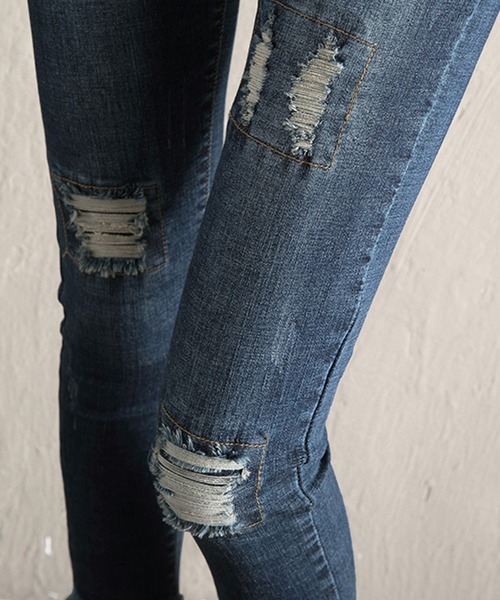 DAY CLOSET(デイ クローゼット)の「レディース シンプルダメージ加工スキニーデニムパンツ(デニムパンツ・レディース・ライトブルー/ブルー・S/M/L/2XL/XL/4XL/3XL)」の10枚目の写真