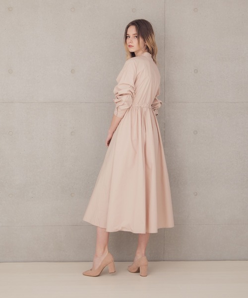 anown(アノン)の「バンドカラーゆるシャツワンピース【ファッションインフルエンサー MAYUKO×anown 限定コラボ】(シャツワンピース・レディース・ホワイト/ベージュ/ブルー・FREE)」の7枚目の写真