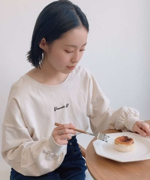 VANNIE U（ヴァニーユー）の「２WAYプリントロゴロンT（Tシャツ/カットソー・レディース・ホワイト系その他2/ホワイト系その他3/ホワイト系その他4/ホワイト系その他/ベージュ/グレイッシュベージュ/レモンイエロー/ミント/ライム・FREE）」の5枚目の写真