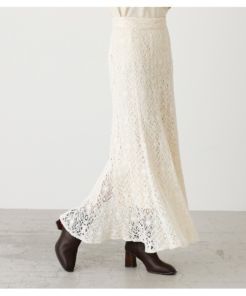 AZUL by moussy（アズールバイマウジー）の「LACE NARROW SKIRT/レースナロースカート（スカート・レディース・ライム/オフホワイト/ブラック・SMALL/MEDIUM）」の5枚目の写真