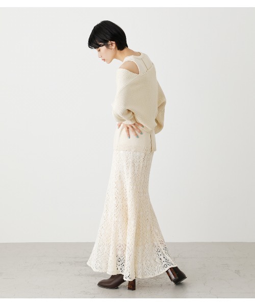 AZUL by moussy（アズールバイマウジー）の「LACE NARROW SKIRT/レースナロースカート（スカート・レディース・ライム/オフホワイト/ブラック・SMALL/MEDIUM）」の6枚目の写真