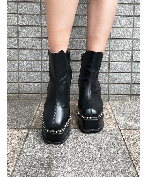 ENVYM(アンビー)の「ステッチサイドゴアブーツ(ブーツ・レディース・ブラック/ベージュ・22.5cm/24.5cm/23.5cm)」の6枚目の写真