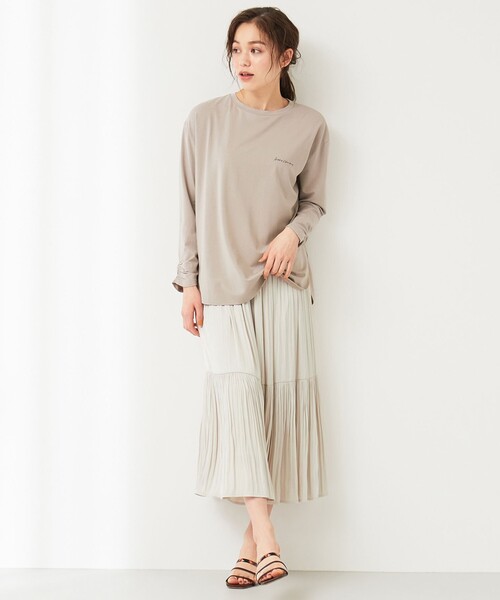 Feroux(フェルゥ)の「【洗える】バックフォトロング Tシャツ(Tシャツ/カットソー・レディース・ブラック系1/ベージュ系/アイボリー系・2)」の9枚目の写真