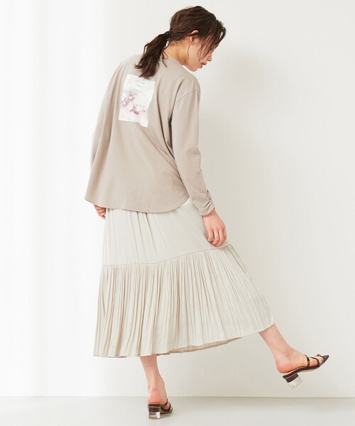 Feroux(フェルゥ)の「【洗える】バックフォトロング Tシャツ(Tシャツ/カットソー・レディース・ブラック系1/ベージュ系/アイボリー系・2)」の10枚目の写真