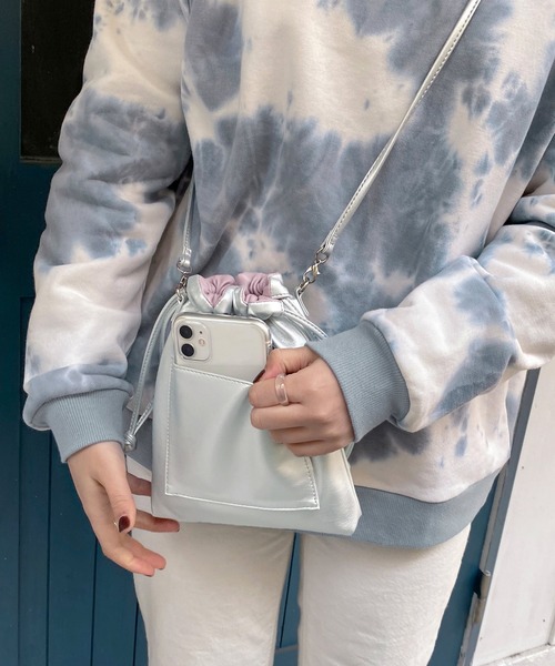 mimi toujours（ミミトゥジュール）の「巾着 バッグ リバーシブル 4way omom×mimi toujours（ショルダーバッグ・レディース・ベージュ/パープル・F）」の5枚目の写真