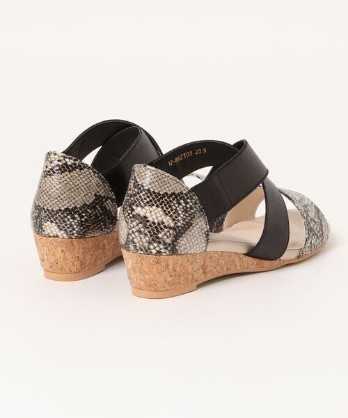 COMME CA ISM（コムサイズム）の「クロスゴム サンダル（サンダル・レディース・パイソン/ブラウン/ブラック・23.5cm/24.5cm）」の6枚目の写真