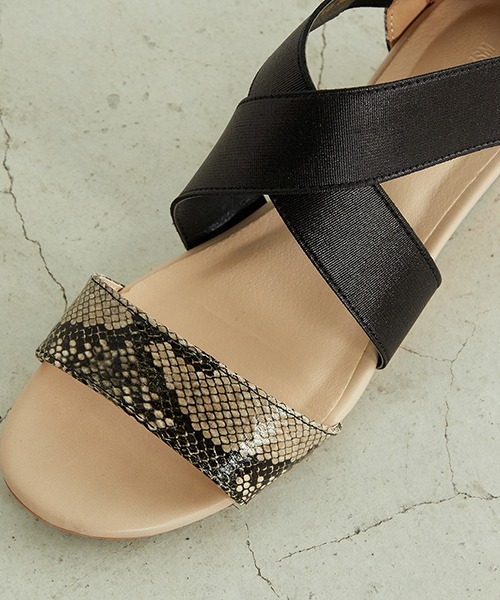 COMME CA ISM（コムサイズム）の「クロスゴム サンダル（サンダル・レディース・パイソン/ブラウン/ブラック・23.5cm/24.5cm）」の12枚目の写真