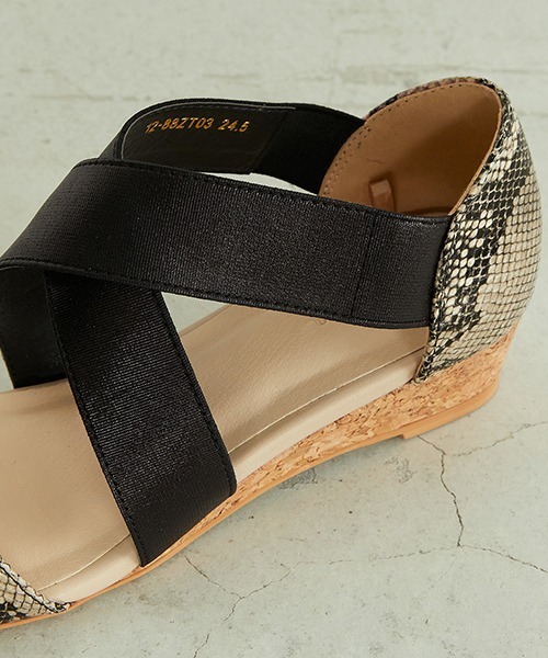 COMME CA ISM（コムサイズム）の「クロスゴム サンダル（サンダル・レディース・パイソン/ブラウン/ブラック・23.5cm/24.5cm）」の9枚目の写真