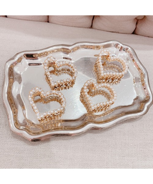 lilLilly(リルリリー)の「ハートヘアクリップ(バレッタ/ヘアクリップ・レディース・その他/ストーン・FREE)」の1枚目の写真