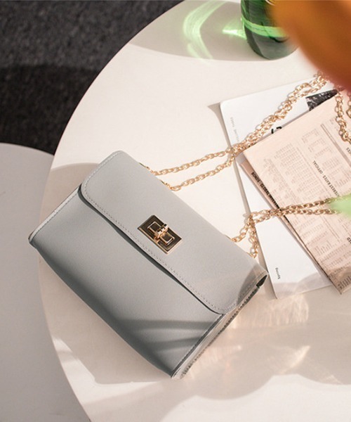 yuue' ( wear )（ユーイ）の「ゴールドチェーンショルダーバッグ（ショルダーバッグ・レディース・ライトグレー/ブラック/レッド/ベビーピンク・FREE）」の3枚目の写真