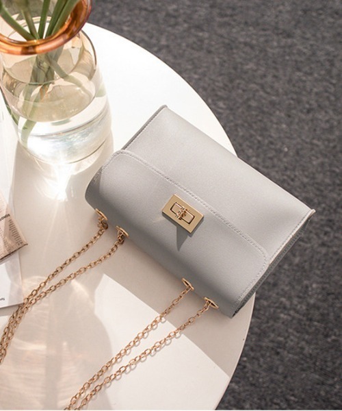 yuue' ( wear )（ユーイ）の「ゴールドチェーンショルダーバッグ（ショルダーバッグ・レディース・ライトグレー/ブラック/レッド/ベビーピンク・FREE）」の11枚目の写真