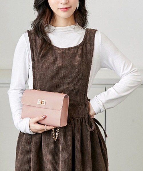 yuue' ( wear )（ユーイ）の「ゴールドチェーンショルダーバッグ