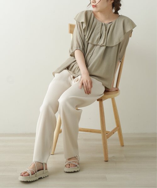 RAY CASSIN（レイカズン）の「楊柳ラッフルカラーブラウス（シャツ/ブラウス・レディース・オフホワイト/カーキ/スミクロ/テラコッタ・FREE）」の6枚目の写真