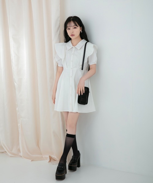 ANDGEEBEE（アンジービー）の「ラッフルフリルシャツワンピ（シャツワンピース・レディース・ブルーグレー/ホワイト/ブラック・MEDIUM）」の14枚目の写真