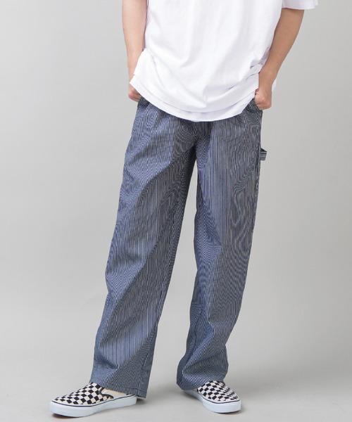 SPINNS（スピンズ）の「ヒッコリーワイドデニムペインターパンツ（その他パンツ・メンズ・ブルー系その他/ホワイト×ネイビー・M/L）」の2枚目の写真