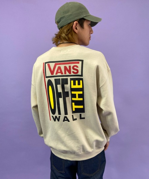 VANS（バンズ）の「VANS/バンズ　ルーズシルエット　バックプリントスウェット 121K1040100（スウェット・メンズ・ベージュ/ブラック/レッド・S/M/L/XL）」の2枚目の写真