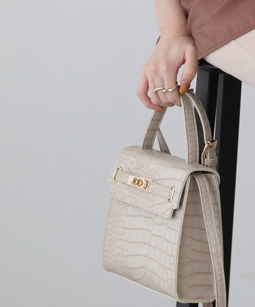 RAY CASSIN(レイカズン)の「型押し2WAYショルダーバッグ(ショルダーバッグ・レディース・ブラック/パープル/キナリ・FREE)」の2枚目の写真