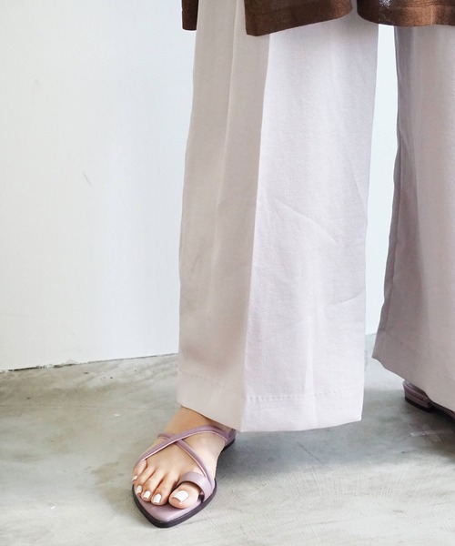 Daniella&GEMMA(ダニエラアンドジェマ)の「ポインテッドクロスストラップサンダル(サンダル・レディース・ダークブラウン/ライトパープル/オレンジ・37/35/36/40/38/39)」の17枚目の写真