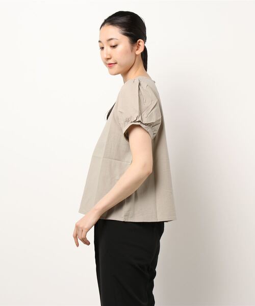 flower（フラワー）の「シンプルレディハーフブラウス（シャツ/ブラウス・レディース・ホワイト/ベージュ・FREE）」の3枚目の写真