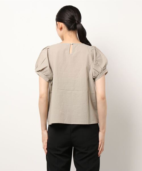 flower（フラワー）の「シンプルレディハーフブラウス（シャツ/ブラウス・レディース・ホワイト/ベージュ・FREE）」の4枚目の写真