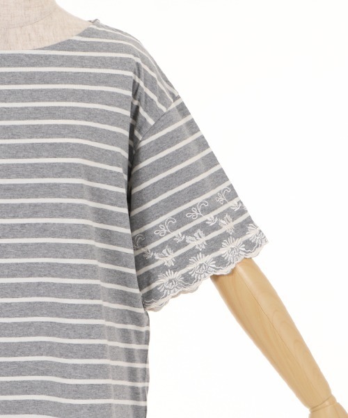 axes femme(アクシーズファム)の「袖刺繍ボーダーTシャツ(Tシャツ/カットソー・レディース・ネイビー/グレー/キナリ・MEDIUM)」の11枚目の写真