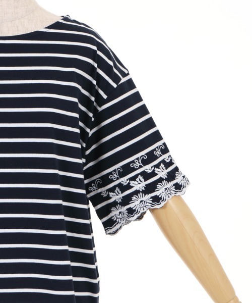 axes femme(アクシーズファム)の「袖刺繍ボーダーTシャツ(Tシャツ/カットソー・レディース・ネイビー/グレー/キナリ・MEDIUM)」の8枚目の写真
