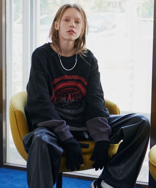 AIVER(アイバー)の「AIVER グラデーションレイヤードスウェット(スウェット・メンズ・ライトグレー/チャコールグレー/ブラック・LARGE/MEDIUM)」の16枚目の写真