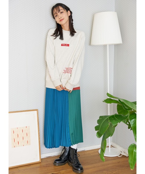MILKFED.(ミルクフェド)の「EMBROIDERED BAR RAGLAN SWEAT TOP(スウェット・レディース・オフホワイト/アッシュ/ブラック・ONE SIZE)」の19枚目の写真