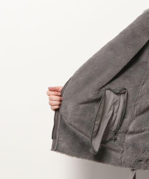 COMME CA ISM（コムサイズム）の「ライダース　フェイクムートンブルゾン（ライダースジャケット・レディース・ブラウン・S）」の4枚目の写真