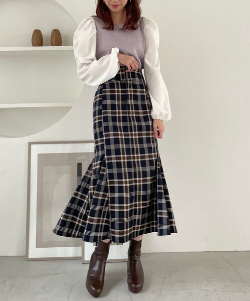 MAJESTIC LEGON(マジェスティックレゴン)の「ボリュームパフスリーブニット(ニット/セーター・レディース・アイボリー/ラベンダー/ブラック・MEDIUM/SMALL)」の7枚目の写真