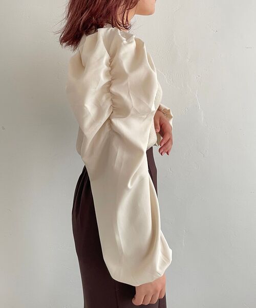 MAJESTIC LEGON(マジェスティックレゴン)の「ボリュームパフスリーブニット(ニット/セーター・レディース・アイボリー/ラベンダー/ブラック・MEDIUM/SMALL)」の10枚目の写真
