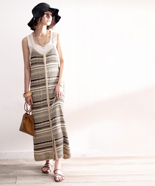 classicalelf（クラシカルエルフ）の「即、素敵な私に。2way変形ジャガードニットマルチボーダーキャミワンピ（ワンピース・レディース・チャコールグレー/ベージュ・SMALL/MEDIUM）」の6枚目の写真