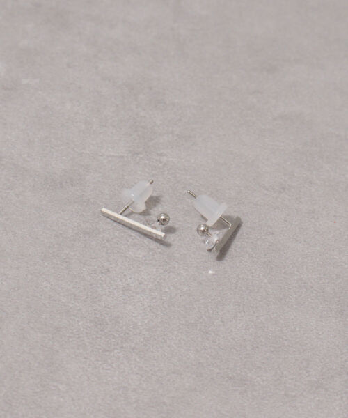 fredy emue（フレディエミュ）の「ジルコニアスティックピアス（ピアス（両耳用）・レディース・シルバー/ゴールド・FREE）」の5枚目の写真