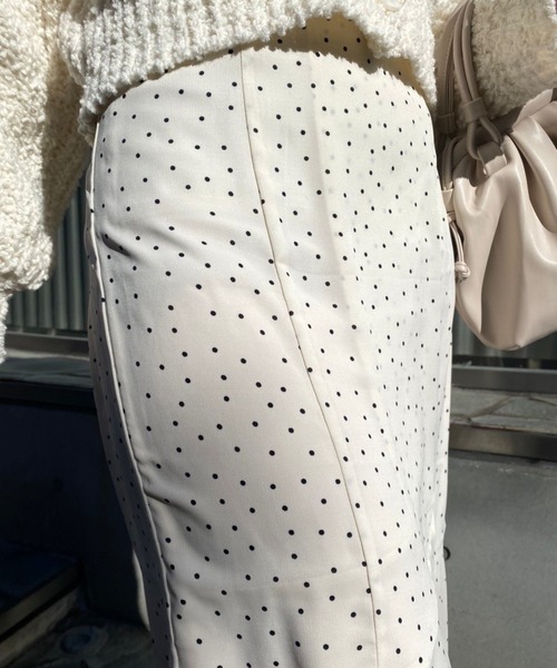 one after another NICE CLAUP（ワンアフターアナザーナイスクラップ）の「Sサイズあり　バックレースアップマーメイドスカート（スカート・レディース・ブラック/モカ/ライトベージュ/ドット/パープル系その他・SMALL/MEDIUM）」の22枚目の写真