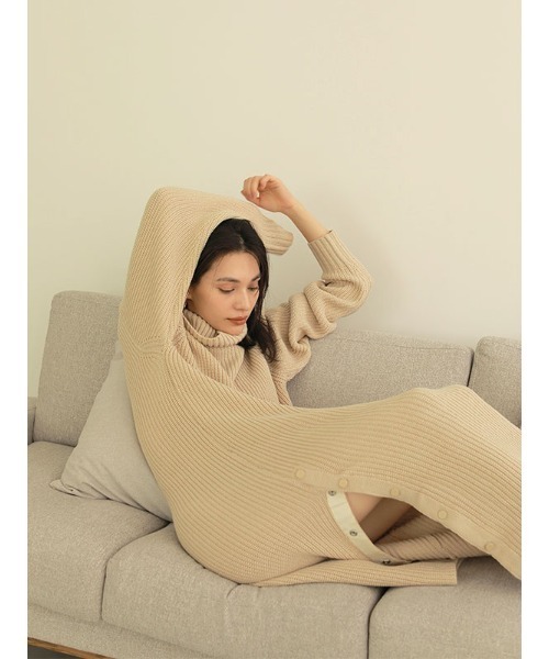 ACYM（アシーム）の「Turtle neck long knit ワンピース（ワンピース・レディース・ブラック/ベージュ・FREE）」の17枚目の写真