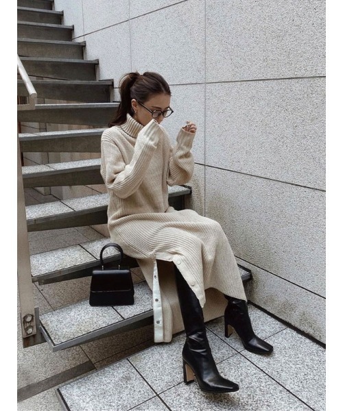 ACYM（アシーム）の「Turtle neck long knit ワンピース（ワンピース・レディース・ブラック/ベージュ・FREE）」の12枚目の写真