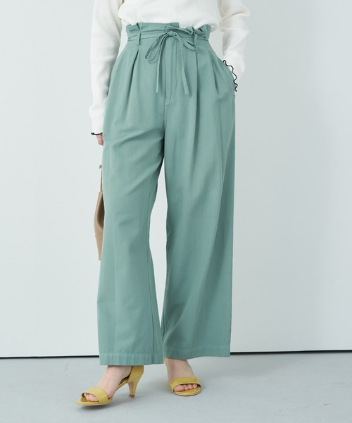 earth music&ecology（アースミュージックアンドエコロジー）の「ペーパーバックパンツ（ツイル）*（その他パンツ・レディース・ブラック/ライトグリーン/グレイッシュベージュ・FREE）」の3枚目の写真